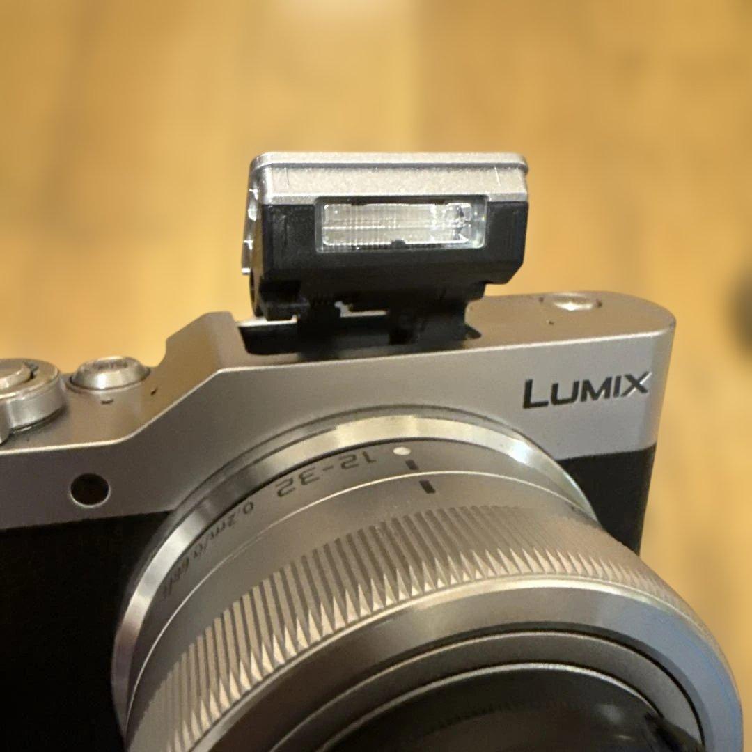 Panasonic LUMIX DC-GF9W 本体と標準レンズ2本 プラス望遠