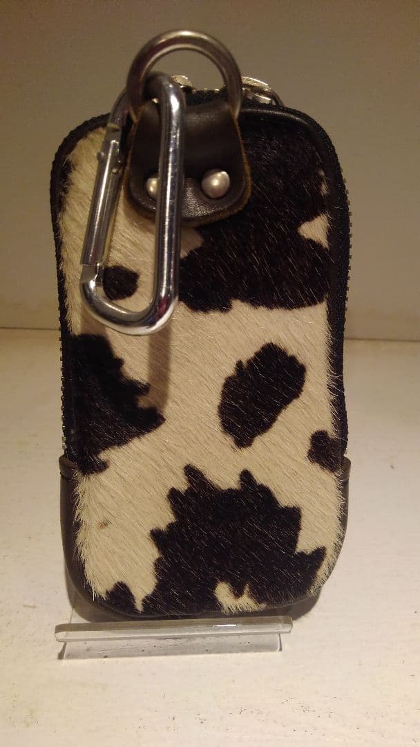 新品未使用　 KC,s ケイシイズ 牛毛皮 ハラコ スマホケース