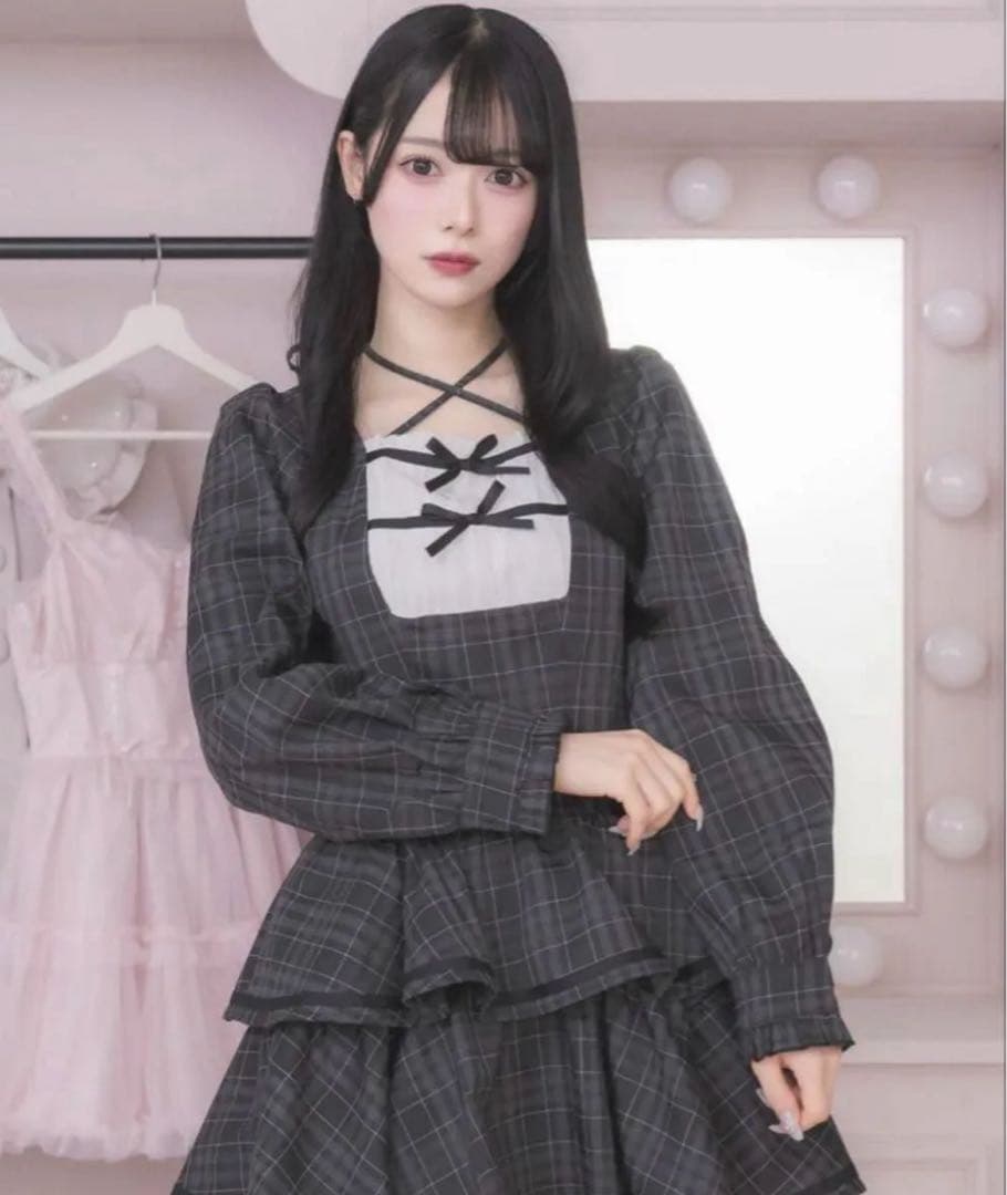 【新品】クロステープバイカラーティアードワンピース ブラックチェック pium クロステープバイカラーティアードワンピース – pium