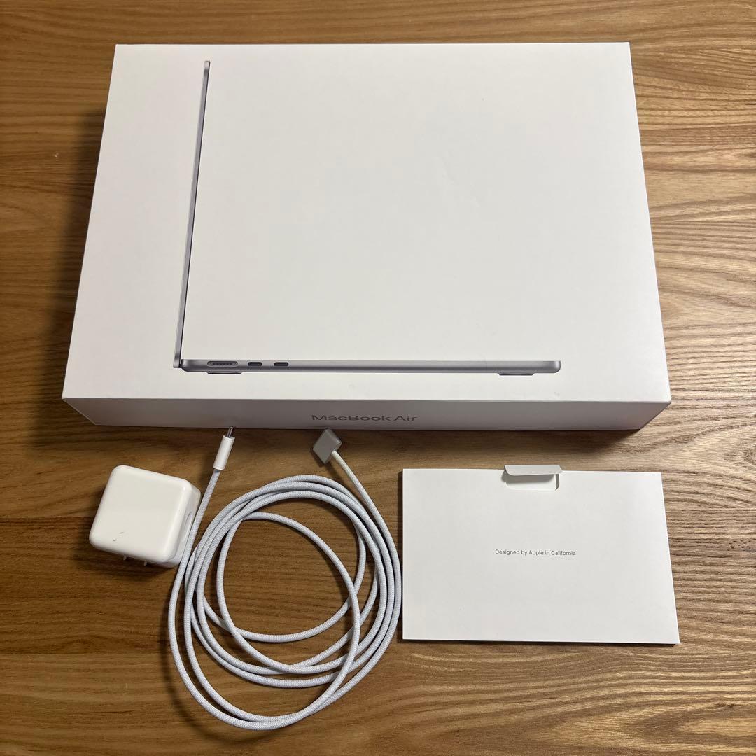 ［しり］MacBook Air M2 16GB/512GB