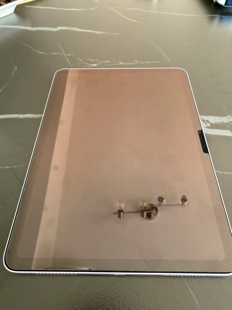 Apple iPadAir(M3)本体 Wi-Fiモデル　純正キーボード付き