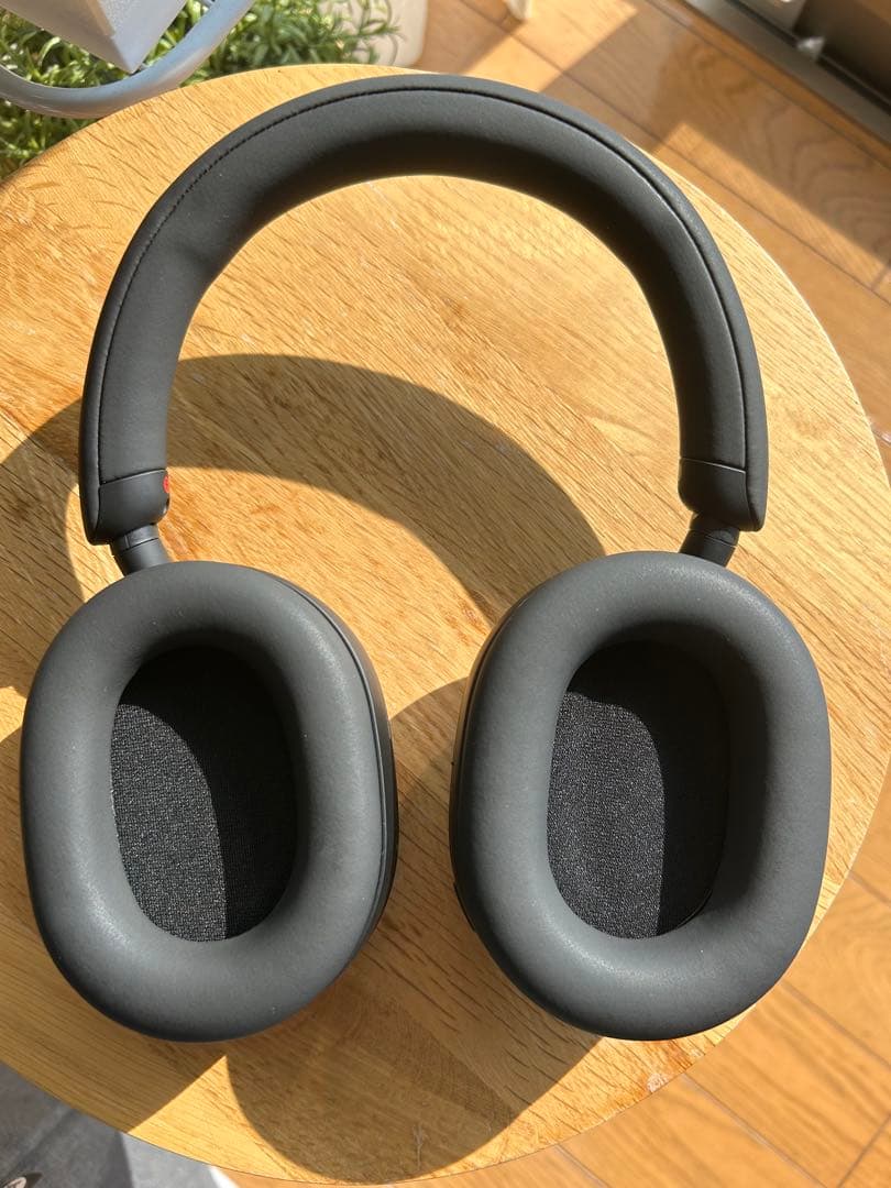 ブラック ワイヤレスヘッドホン ケース付き