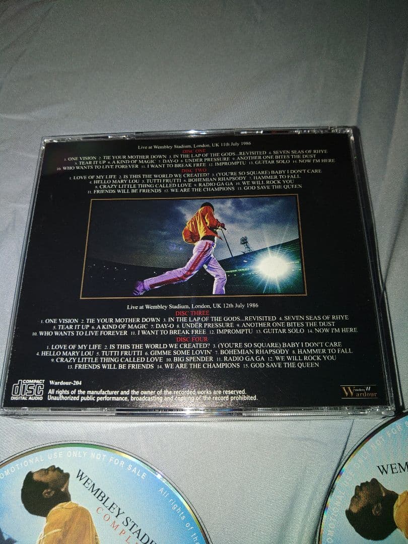 フレディ・マーキュリー追悼ライブパンフレット ウェンブリー