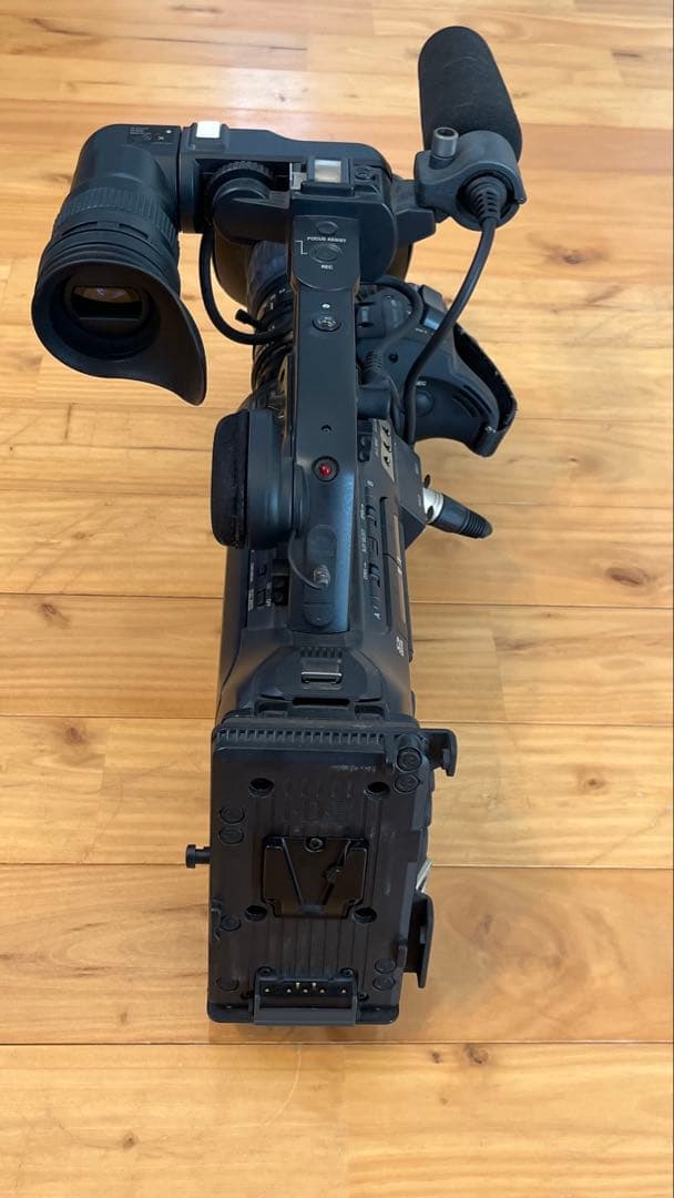 ホ*ム様 JVC 業務用ビデオカメラ GY-HM750