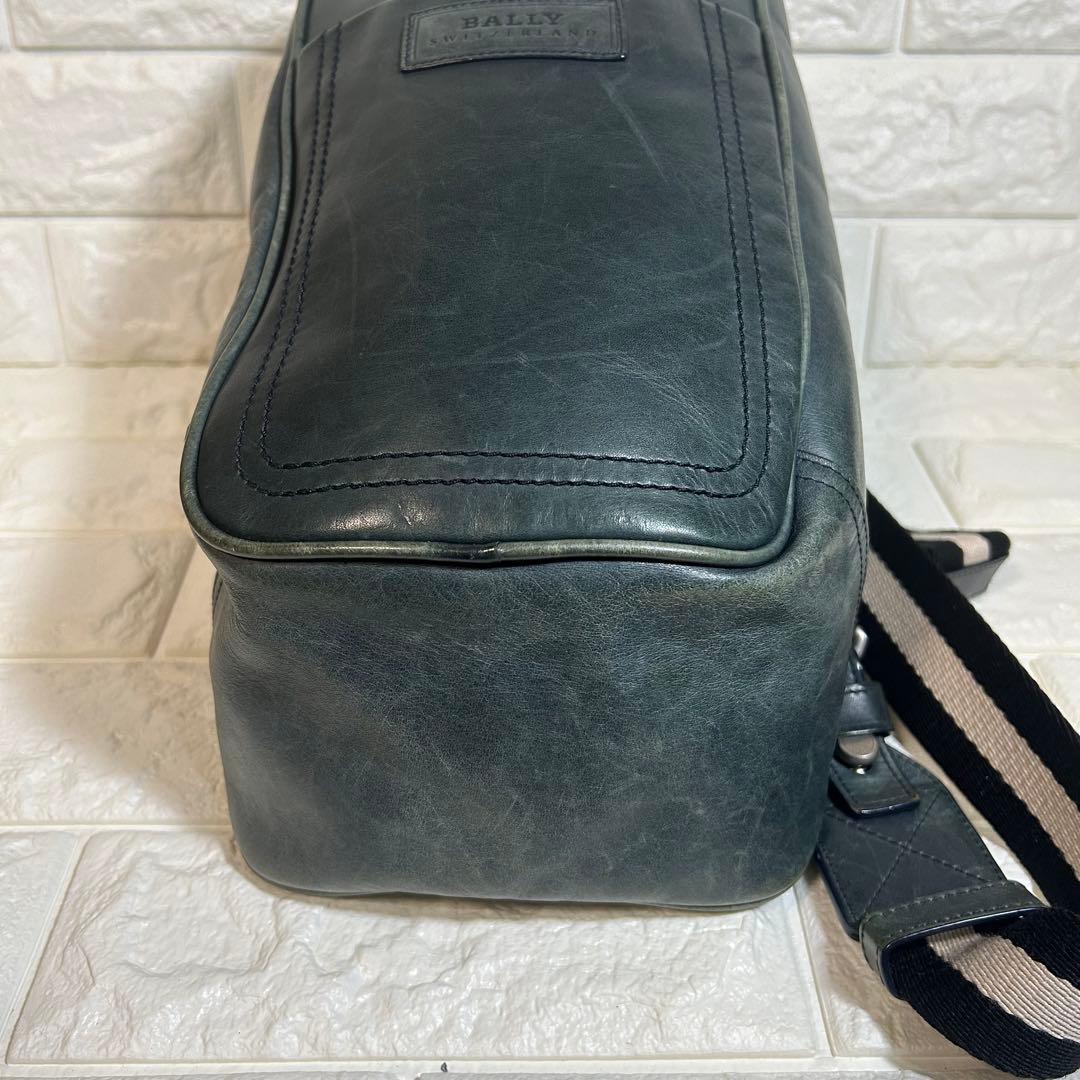 バリー オールレザーボディバッグ ワンショルダーバッグ 本革 グリーン系