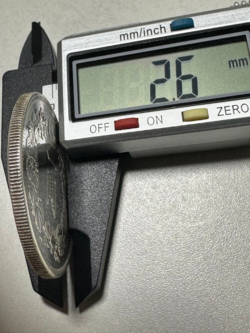 【本物保証】　極美品　トーン　一圓銀貨　明治35年銘　26.90g