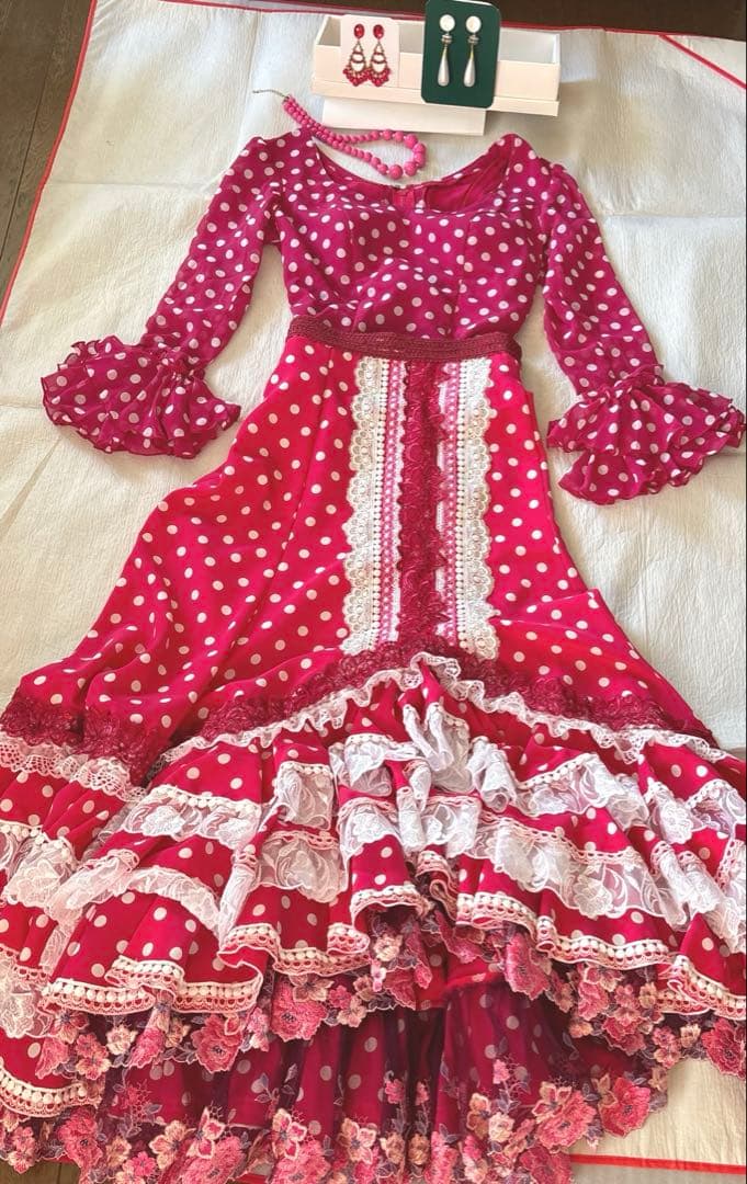 ☆ rin様専用です フラメンコ ブラウス・ピアス2点・ネックレス