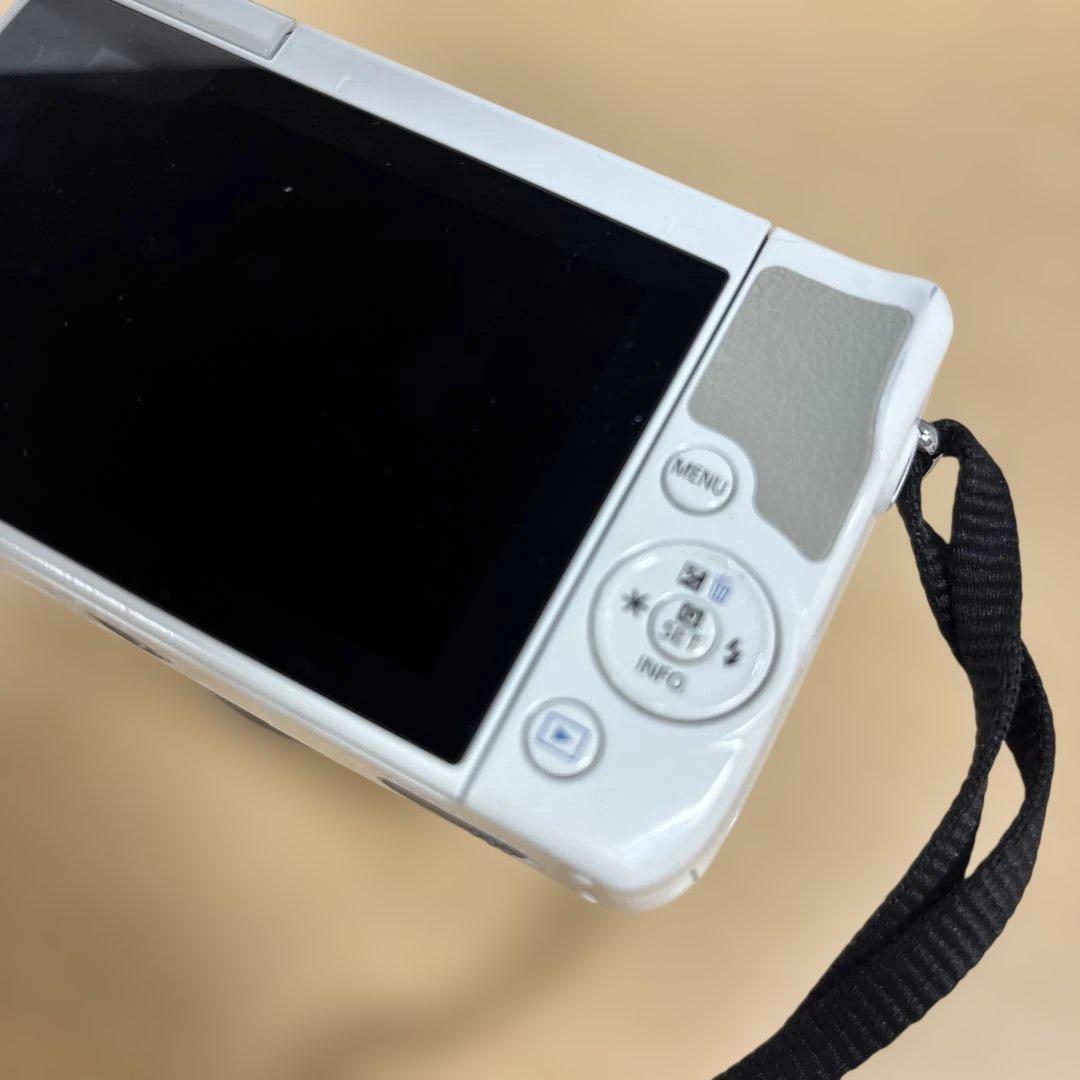 Canon EOS M10 ホワイト EF-M 15-45mm