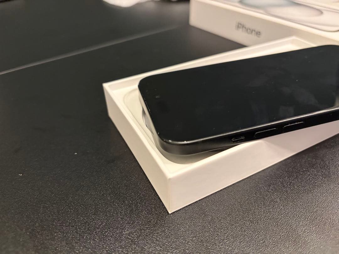 中古　Apple iPhone 15 ブラック 本体