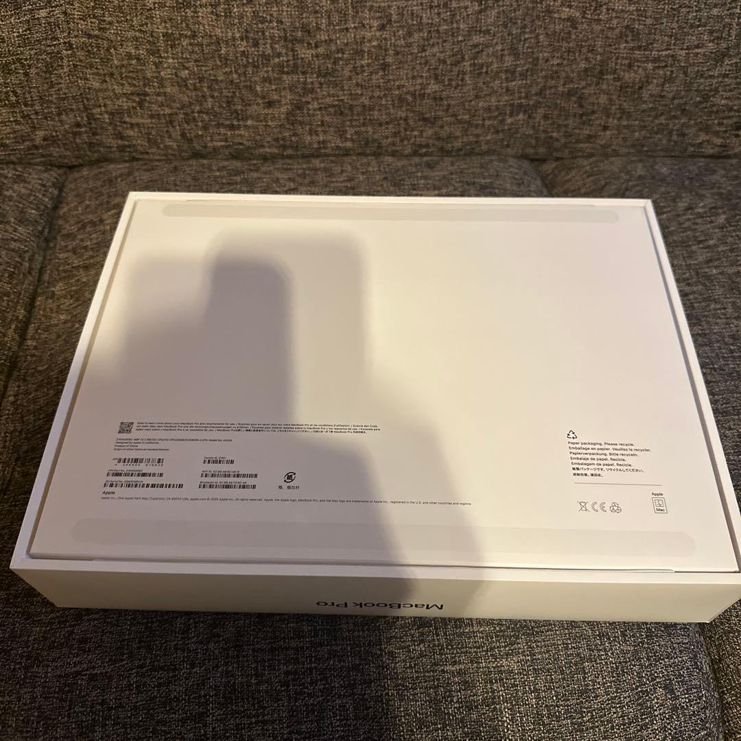 14インチ MacBook Pro M5チップ 24GB 512G