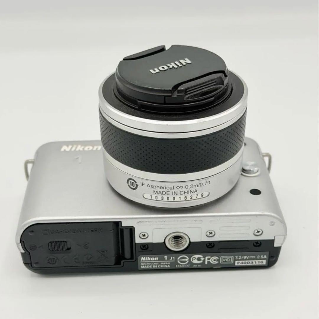 Nikon 1 J1 ニコン　デジタルカメラ　レンズ　シルバー　ボディ　箱あり