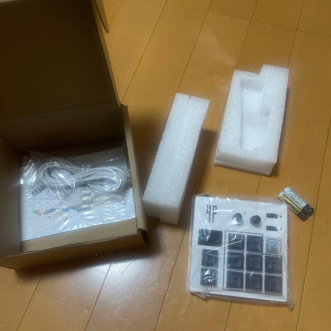 MIDI Plus 4P MIDIコントローラー ホワイト MiDiPLUS 4Page Box インテリジェントMIDIコントローラー ミディプラス