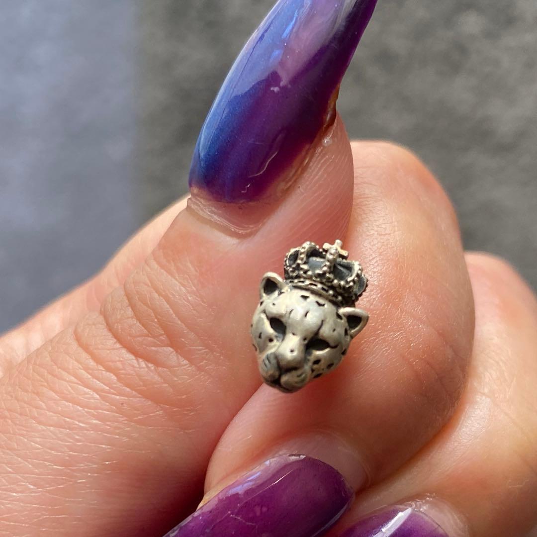 ジャスティンデイビス 豹ピアス - メルカリ