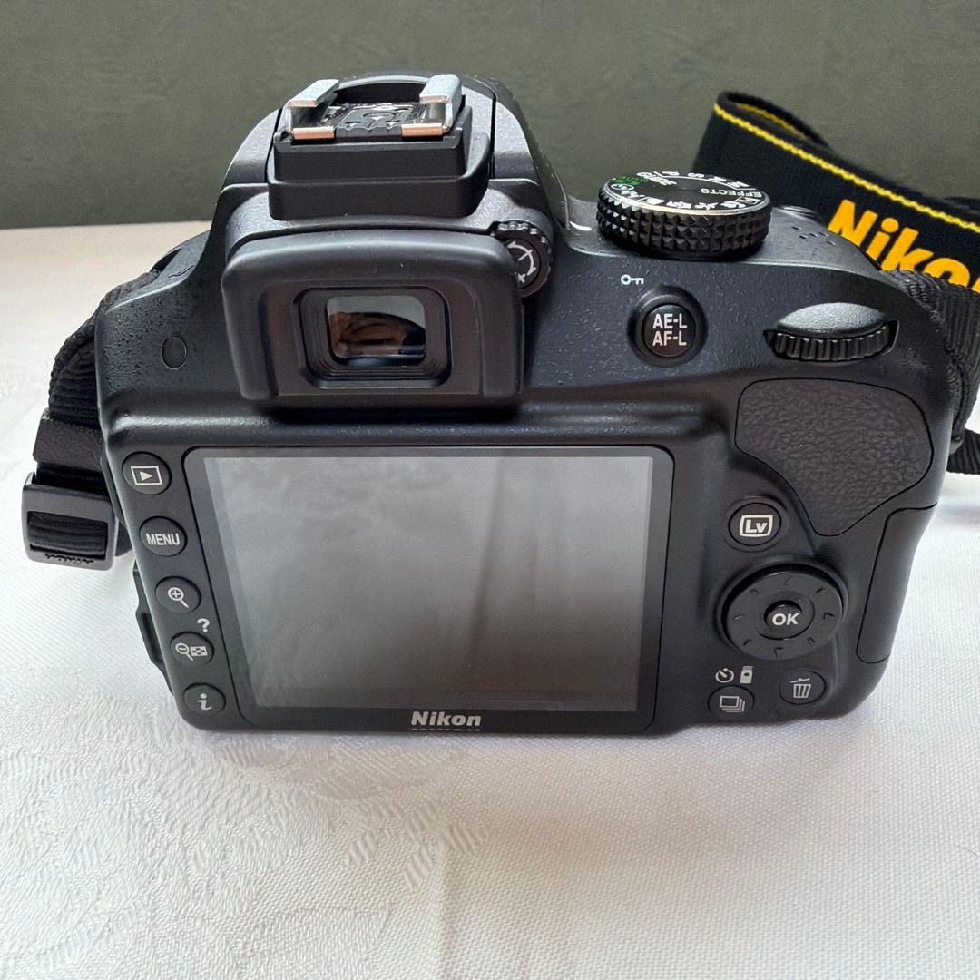 Nikon D3300 デジタル一眼レフカメラ ダブルズームレンズキット　美品