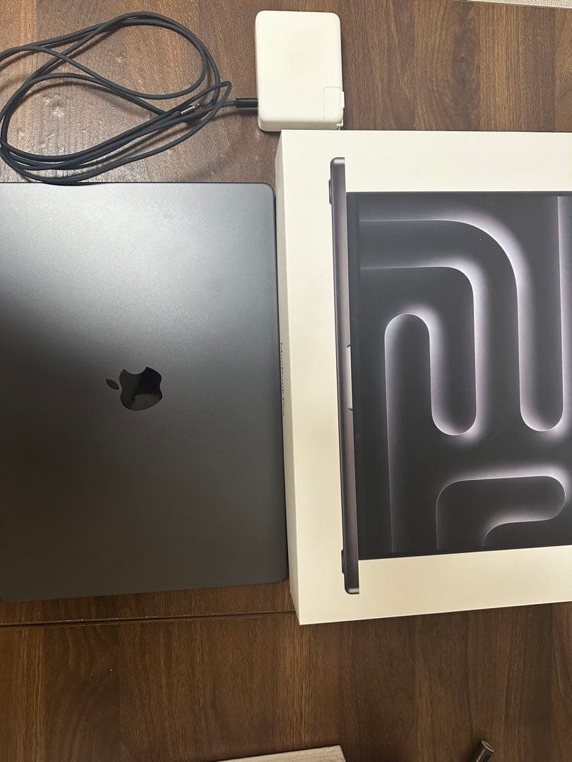 MacBook Pro M3Pro 16インチ 18GB 1TB ブラック