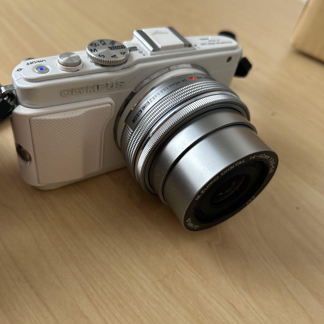 OLYMPUS PEN Liue E-PL6 ホワイト 14-42mm