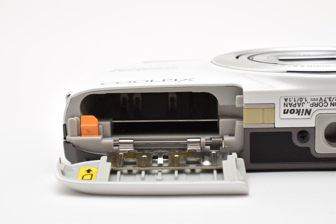 【極美品】Nikon COOLPIX S6800 ホワイト　動作確認済