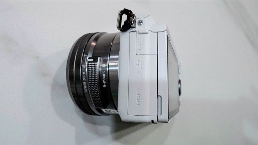 【美品】ソニー α5100 ICL-5100L/W パワーズームレンズキット