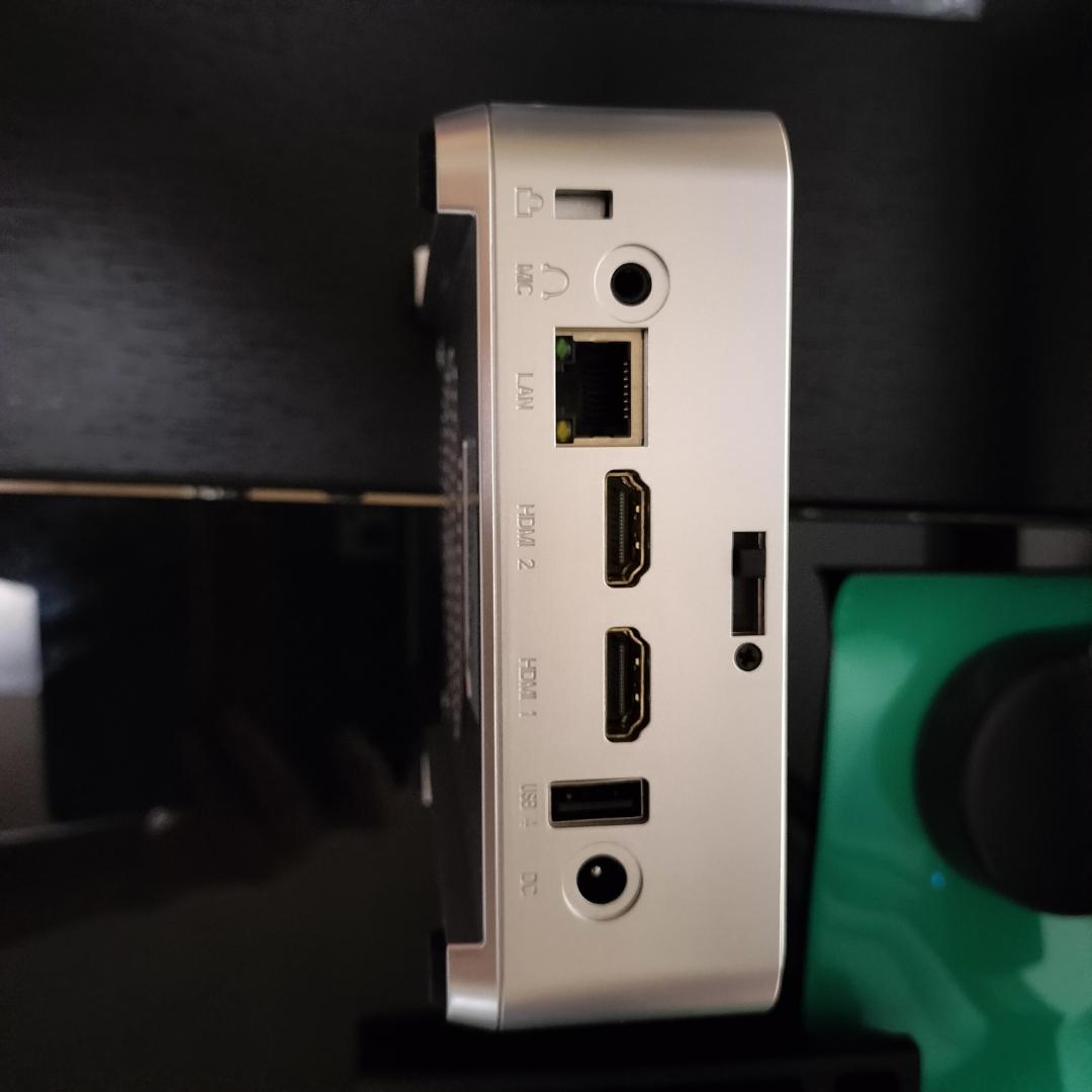 小さいPC本体+大きいモニタ+キーボード セット