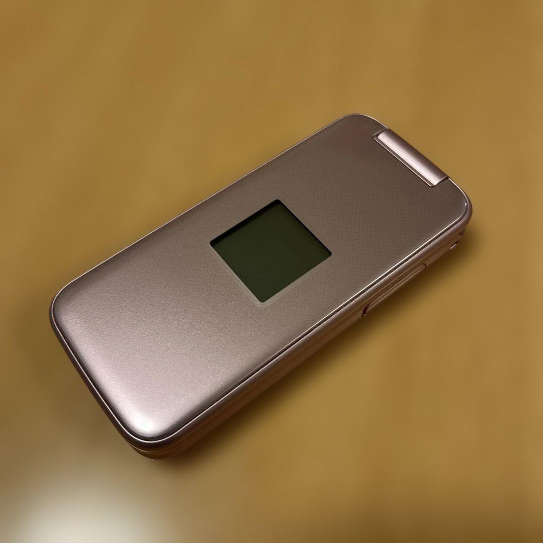 ドコモ　F-01M ガラケー　らくらくホン ピンク　純正卓上ホルダー付き　美品