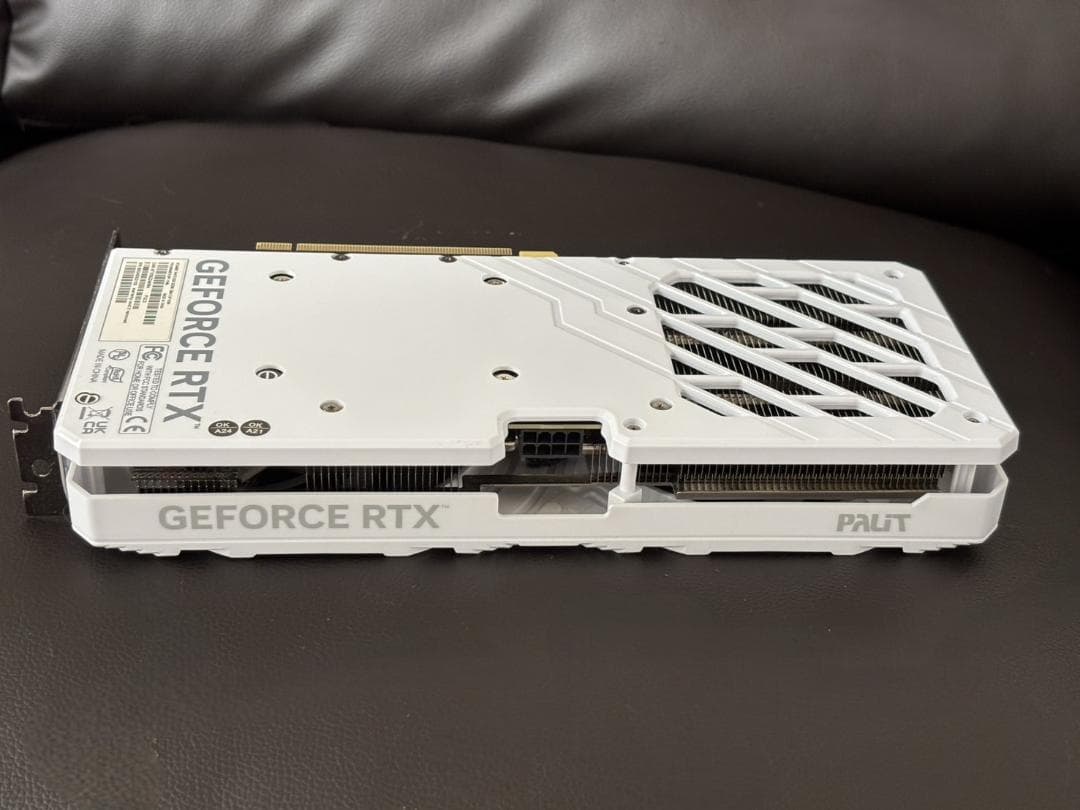 PALIT GeForce RTX 4060ti 8GBホワイト