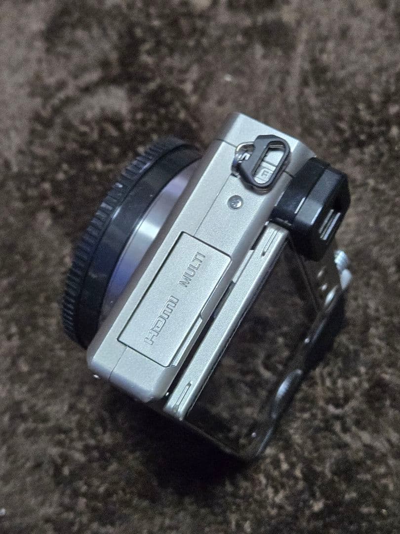 SONY α6000 ボディ単体 シルバー｜バッテリー・チャージャー・SD付属