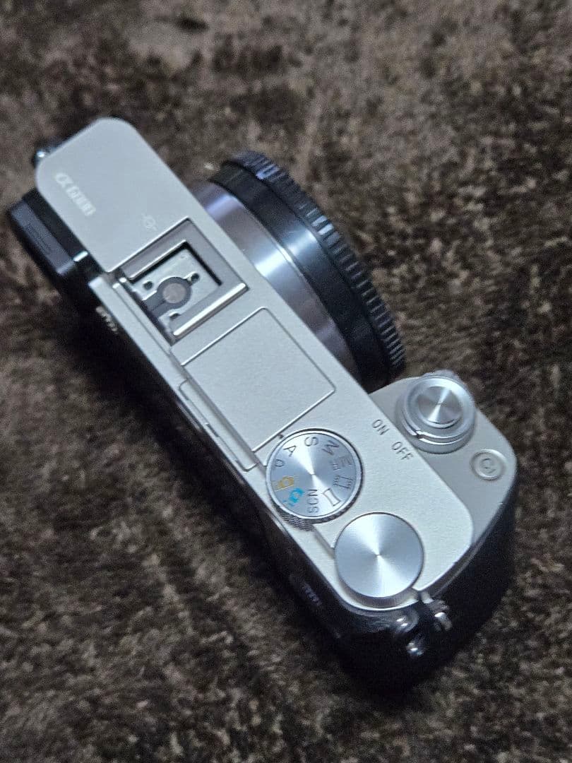 SONY α6000 ボディ単体 シルバー｜バッテリー・チャージャー・SD付属