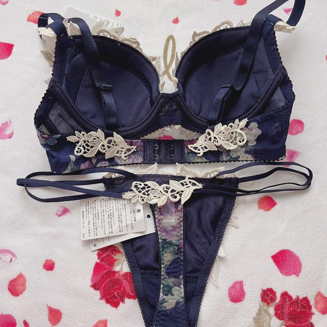 ワコール サルート 62G アールデコ KO ブラ D65ソング プレステージ