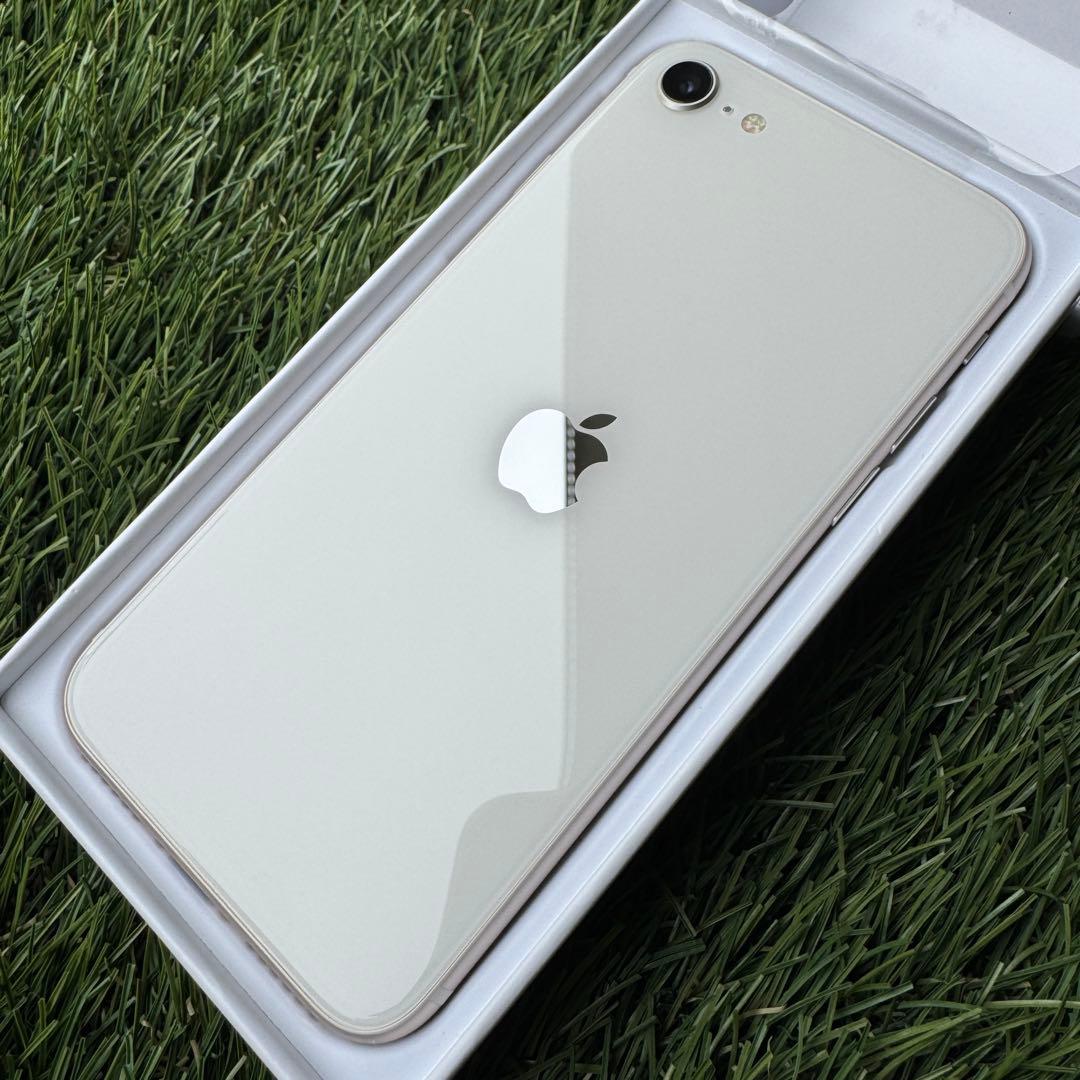 【極美品】iPhone SE 第三世代 SIMフリー 64GB