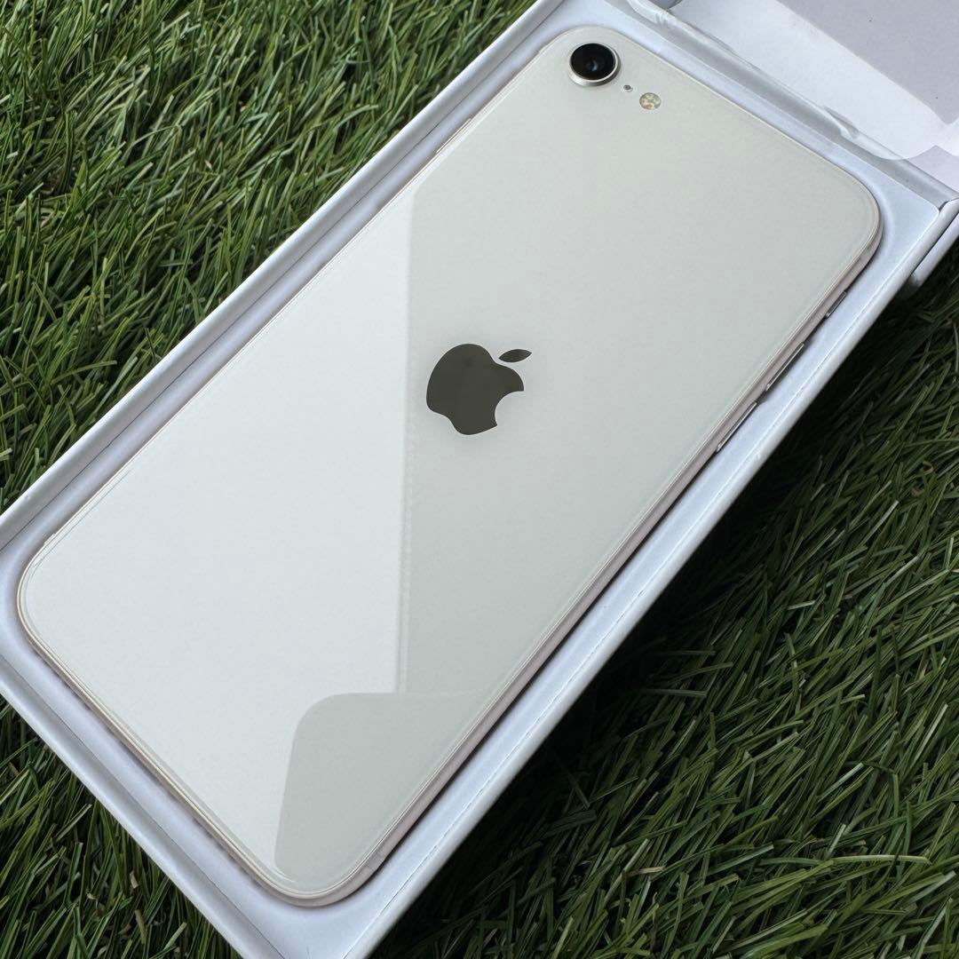 【極美品】iPhone SE 第三世代 SIMフリー 64GB