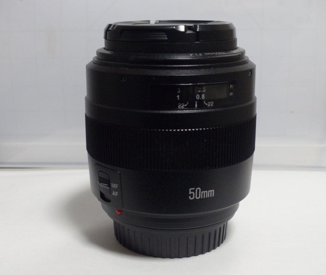 YONGNUO 50mm f1.4単焦点レンズ　レンズフードおまけ付き