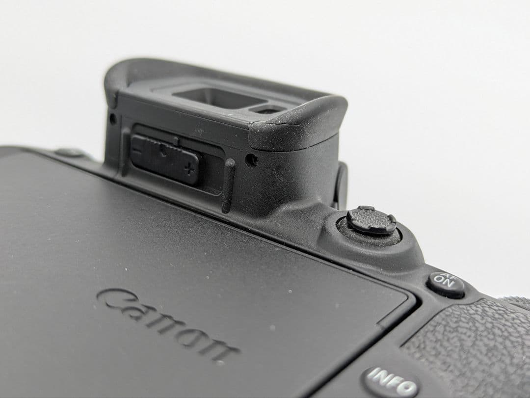 【ボディ単体】Canon EOS R10　バッテリー2個付き