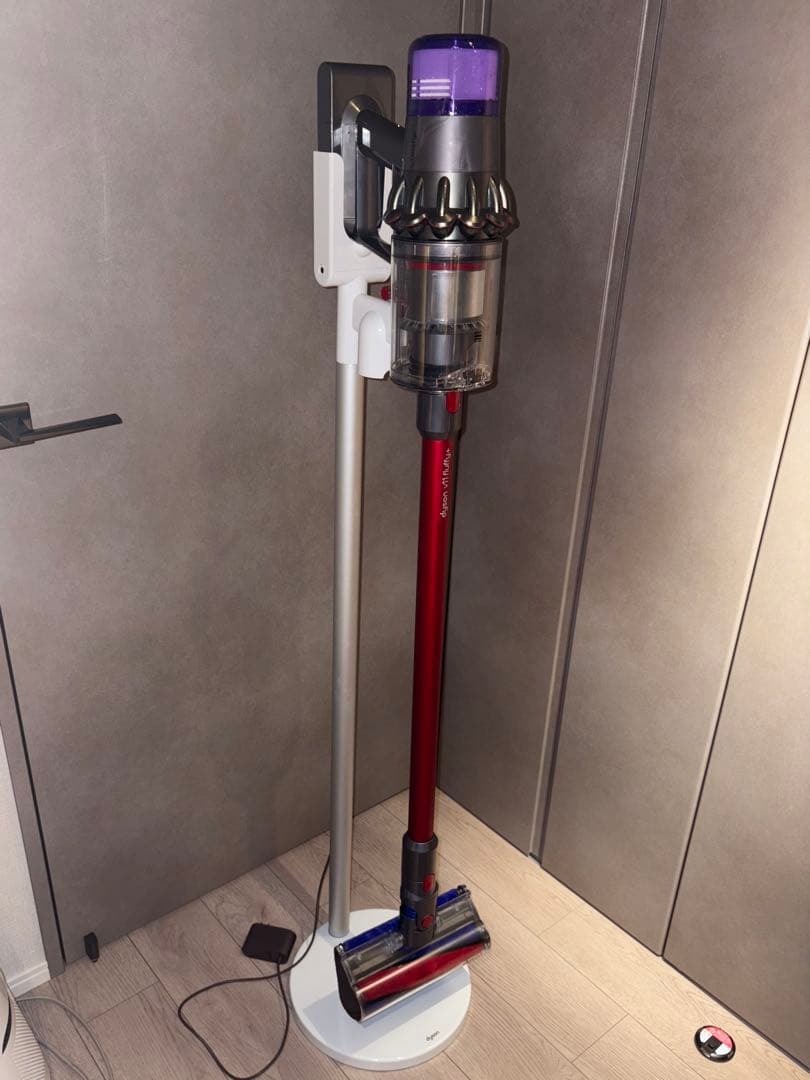 純正充電ドック付】【美品】dyson Ꮩ11 fluffy+ SV14 - メルカリ