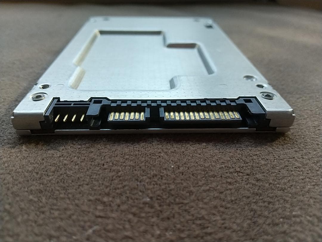 SSD 2TB(1920GB) 2.5 SATA 東芝 使用:814h 785回