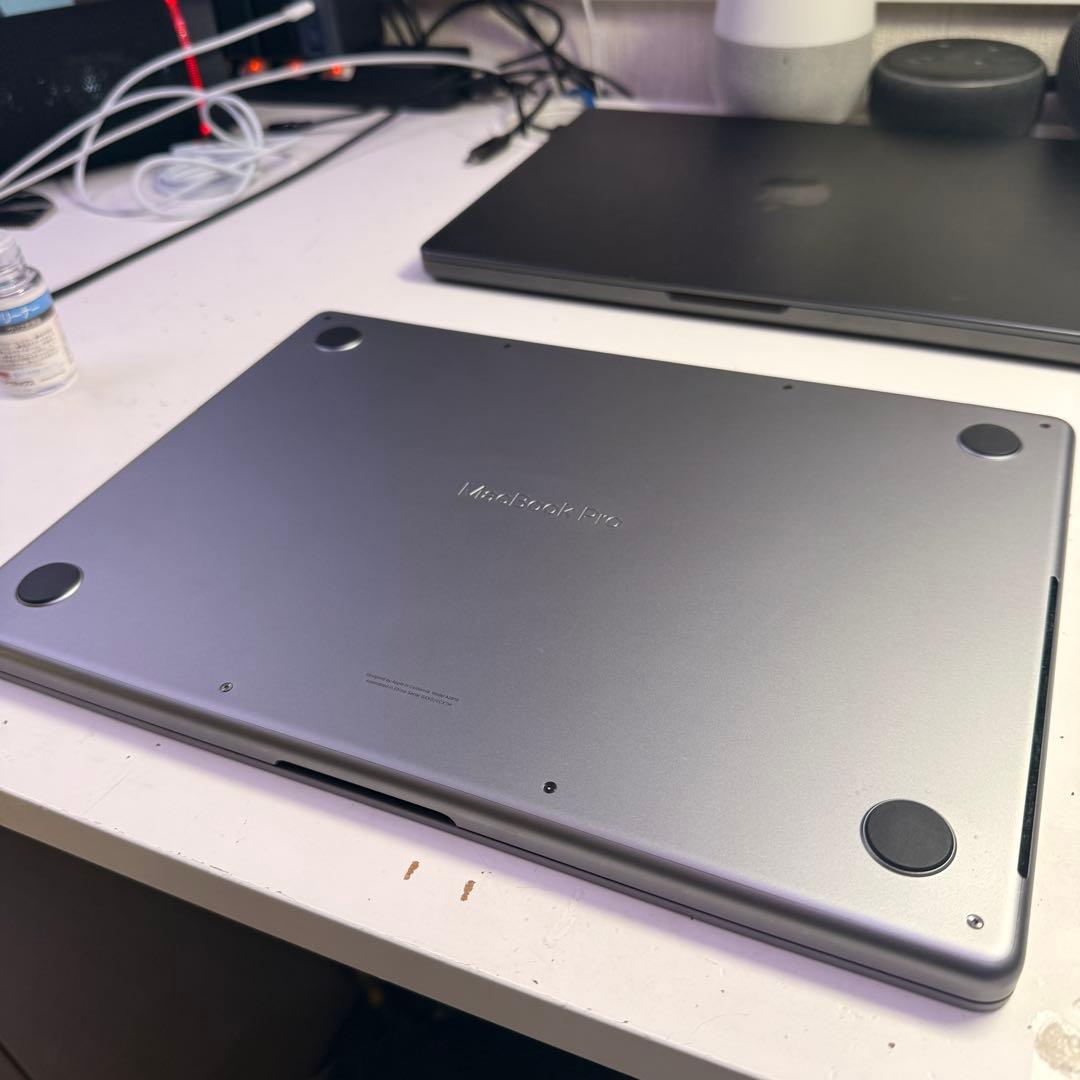 MacBookPro 512GB M3チップ　14インチ　極美品