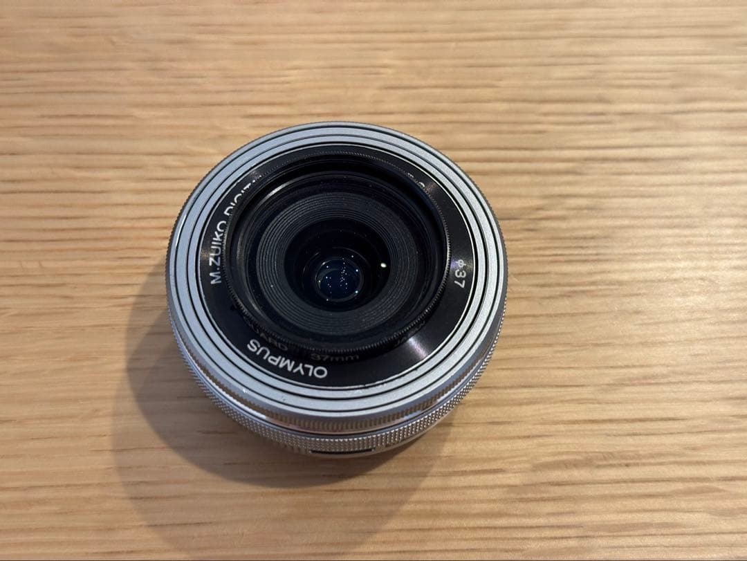 Olympus OM-D ミラーレスカメラ 望遠レンズ付き