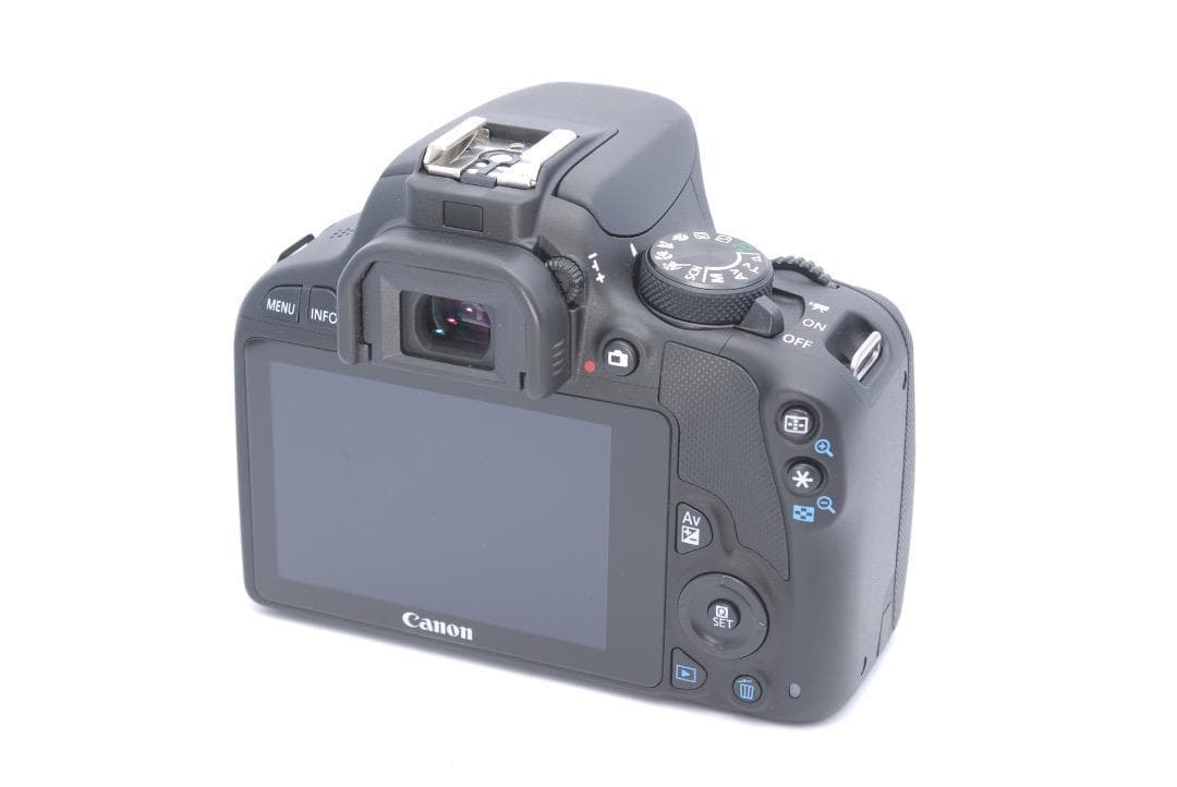 大人気軽量モデル　Canon Kiss X７デジタル一眼レフカメラWレンズキット