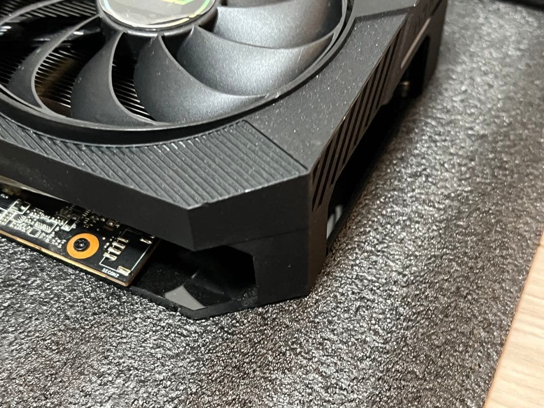 ASUS AMD Radeon RX6600 グラフィックボード【送料無料】