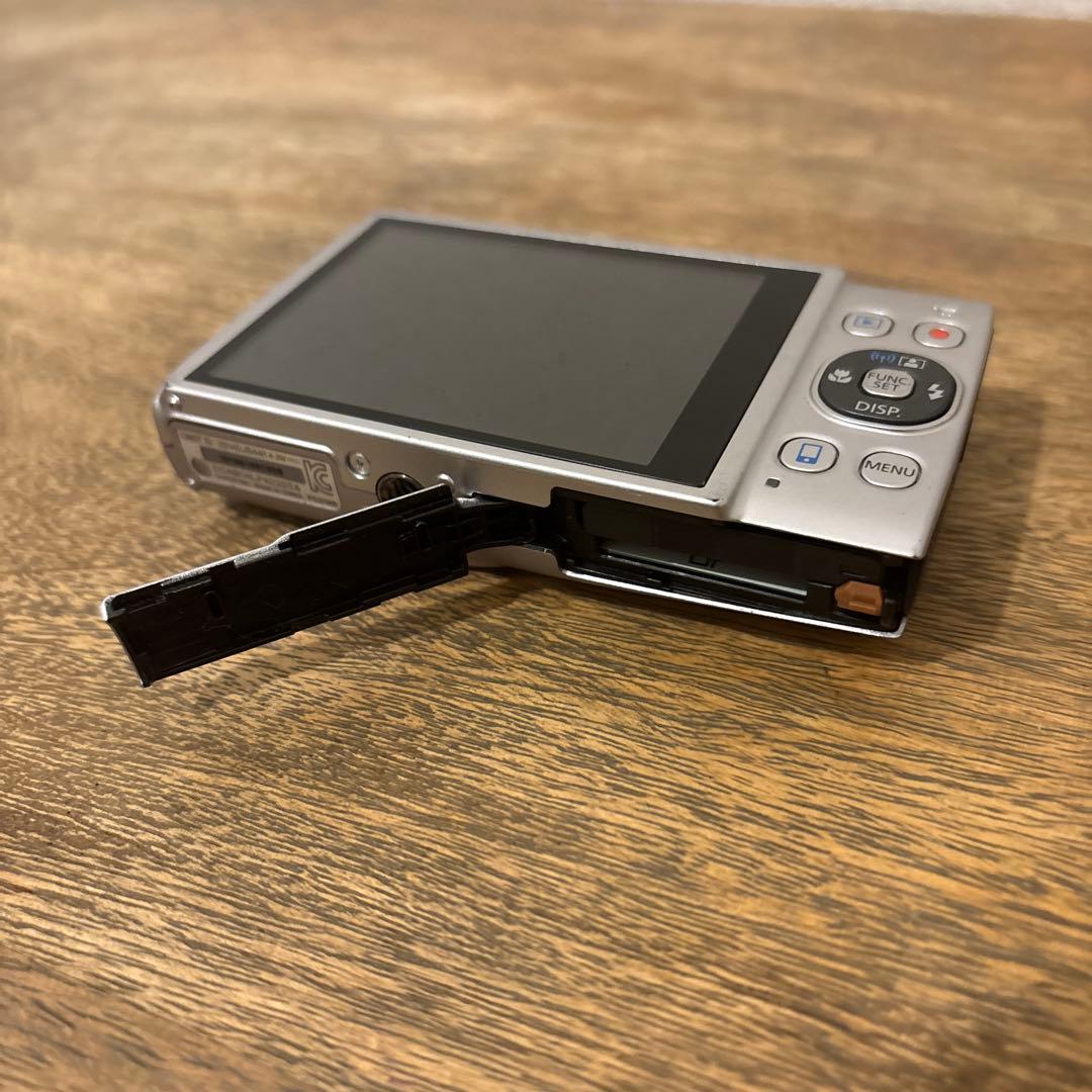 【限定値下げ】Canon デジタルカメラ　IXY640 シルバー　※充電器なし