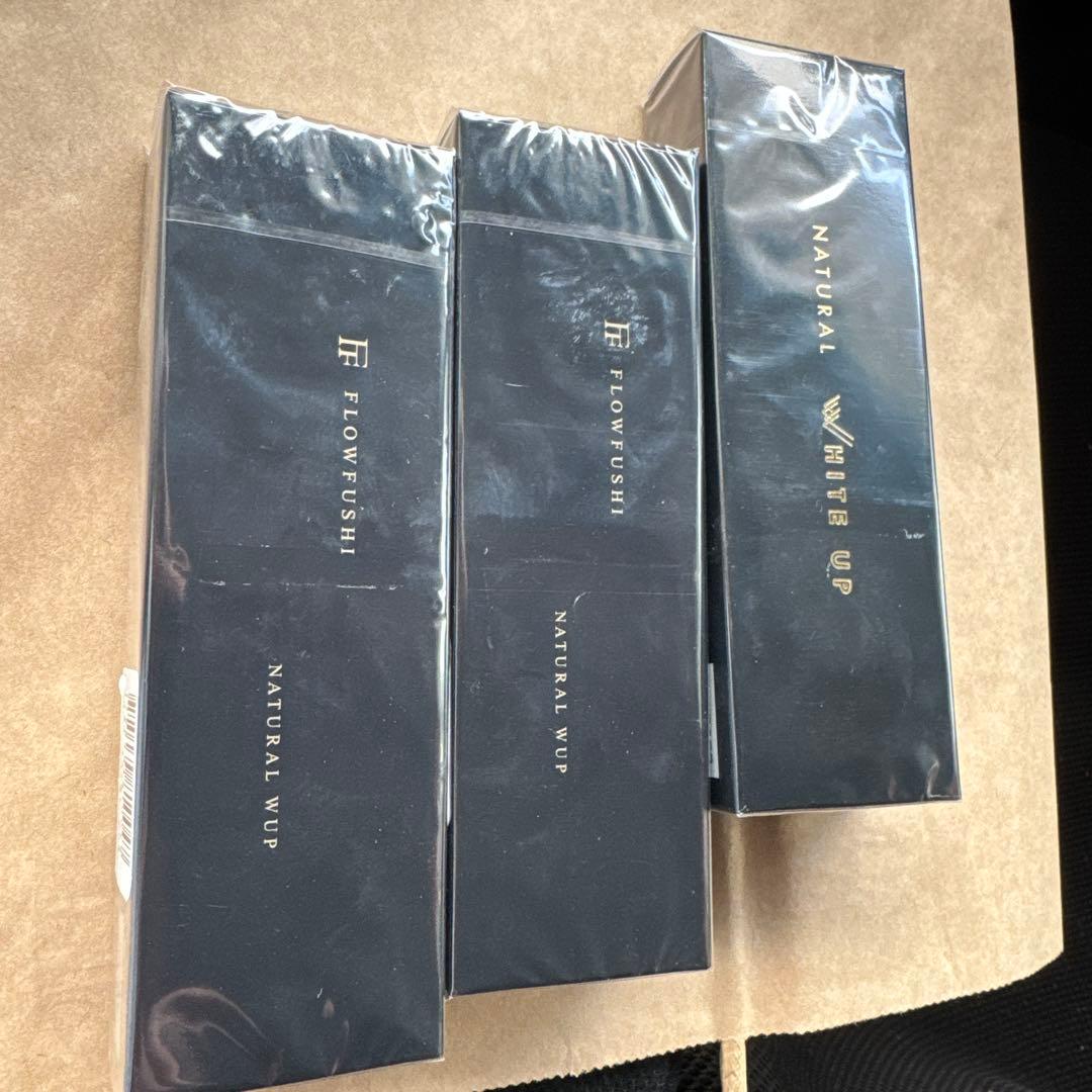 ワールドレップサービスのミネラルエマルジョンクリームクリア30gの3本セット ワールドレップサービス ミネラル エマルジョン 30g 全3種