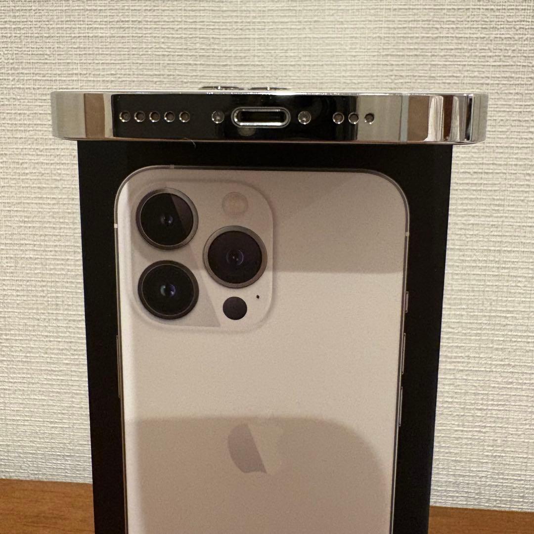 【hiro】iPhone 13 Pro シルバー 本体 1TB