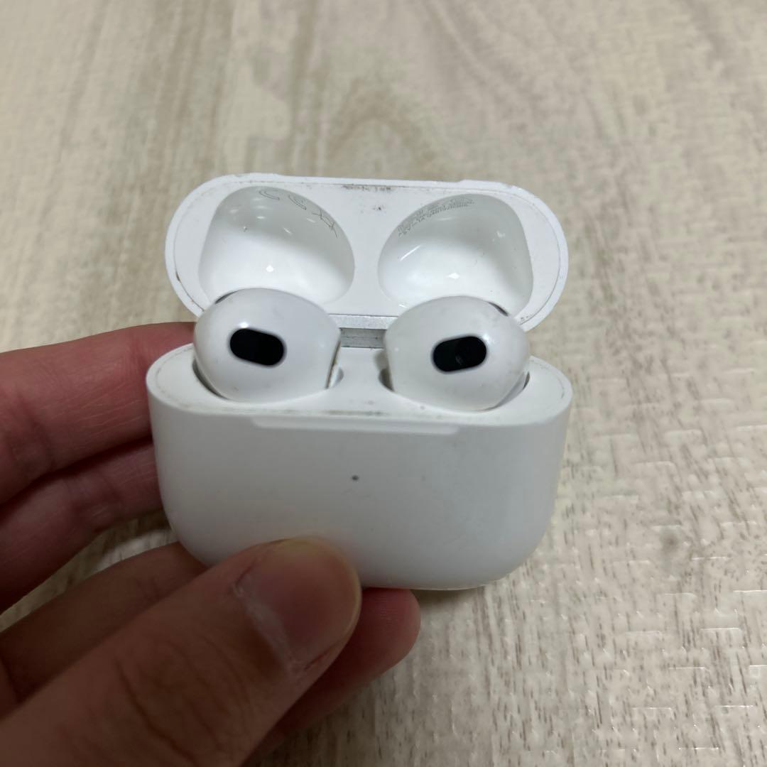 AirPods 第三世代