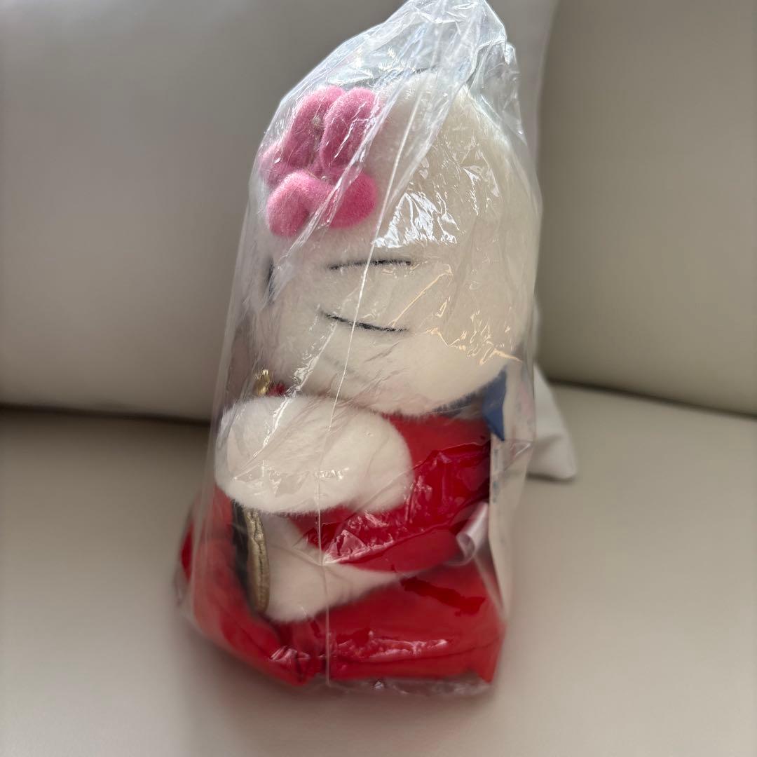 ハローキティ ぬいぐるみ 赤 招き猫 - メルカリ