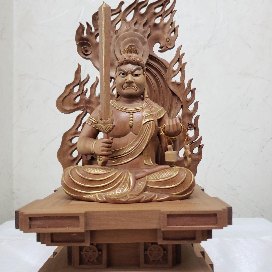 Bフライデー 魔除☆アフリカ白檀 不動明王座像4寸 眼入・瑟瑟座