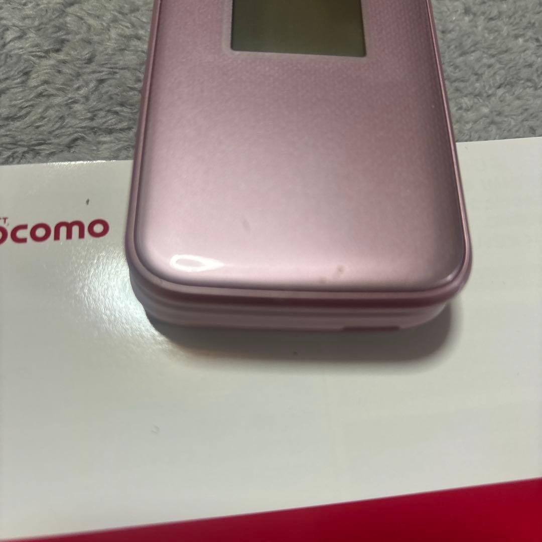 docomo フリップフォン ピンク 本体 充電器付き