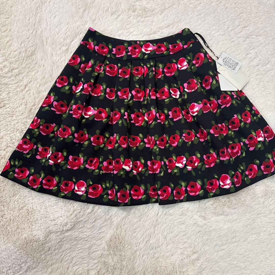 新品未使用タグ付】エムズグレイシー 花柄スカート - メルカリ