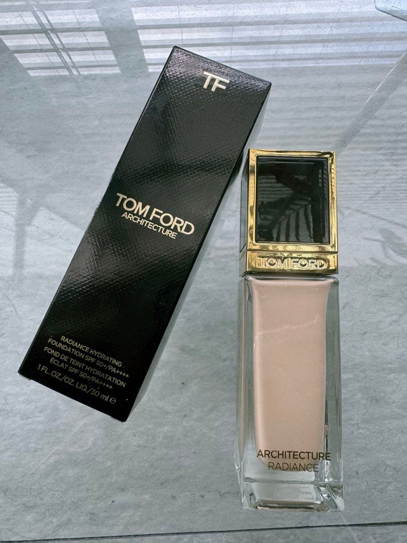 アーキテクチャー ラディアンス ハイドレーティング ファンデーション トムフォード]アーキテクチャー ラディアンス ハイドレーティング