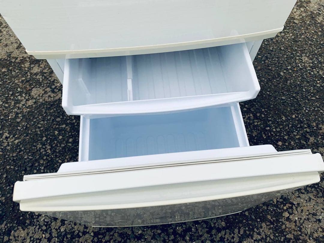 ‼️送料設置料無料‼️EJ533番✨SHARP✨冷凍冷蔵庫 ✨SJ-D14C-W