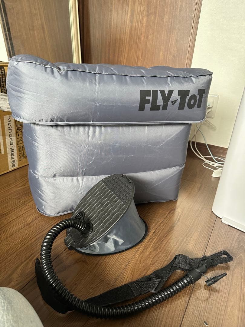 フライトット　フットレスト　飛行機足置き 楽天市場】フットレスト 飛行機 足置き 足枕 エアー クッション 三段階