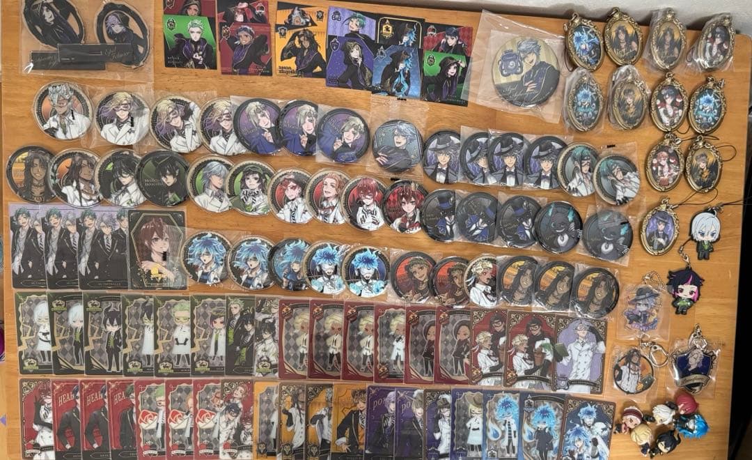 ツイステ グッズ まとめ売り バラ売り対応可 - メルカリ